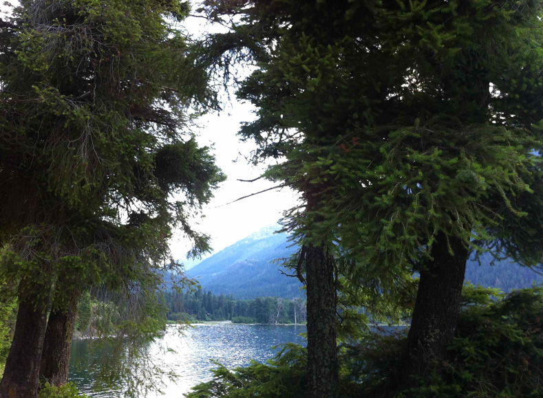 wallowa_lake_mountain_web
